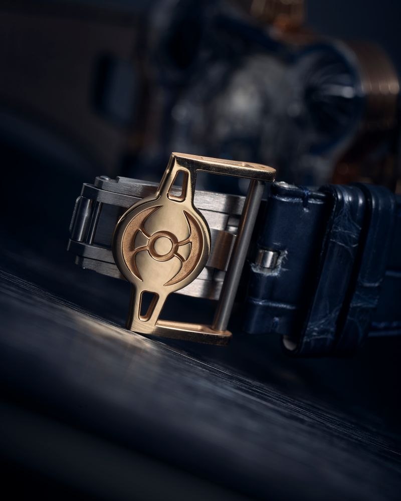 MB&F Horological Machine No.6 Space Pirate —