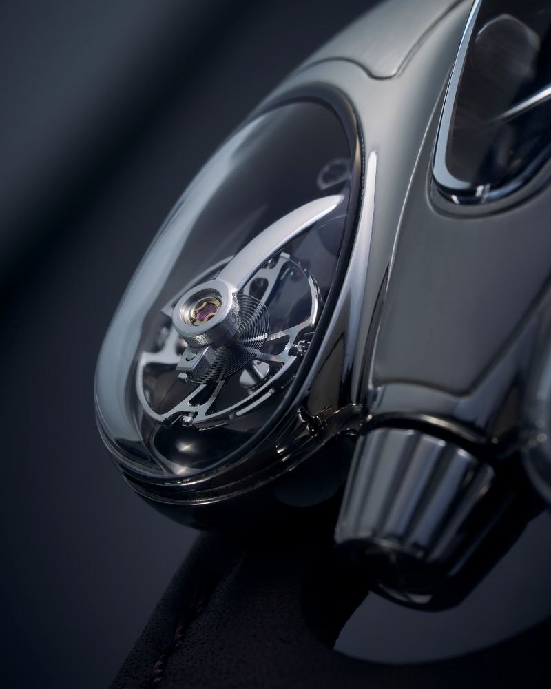 MB&F Horological Machine No.9 Flow —