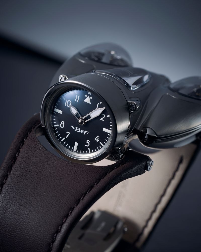 MB&F Horological Machine No.9 Flow —